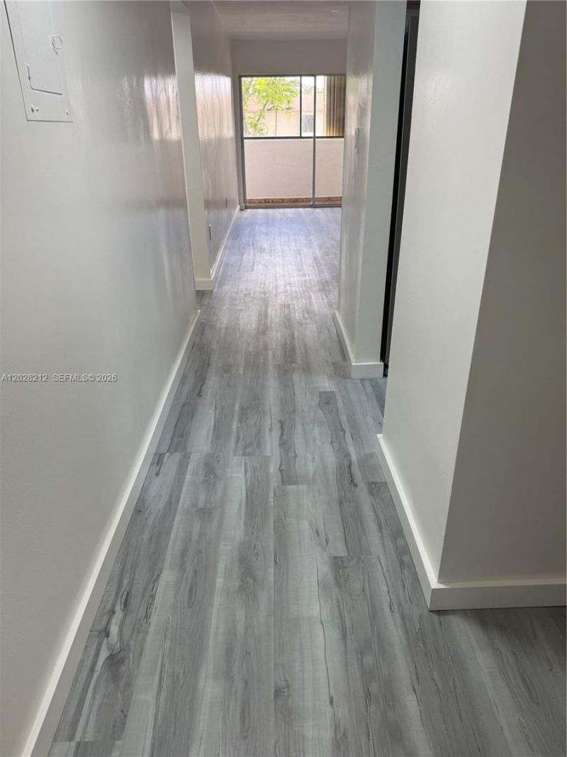 1555 W 44th Pl , Unit 203, Hialeah, FL 33012 Photo
