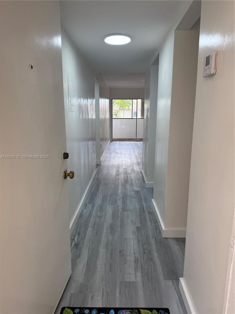 1555 W 44th Pl , Unit 203, Hialeah, FL 33012 Photo