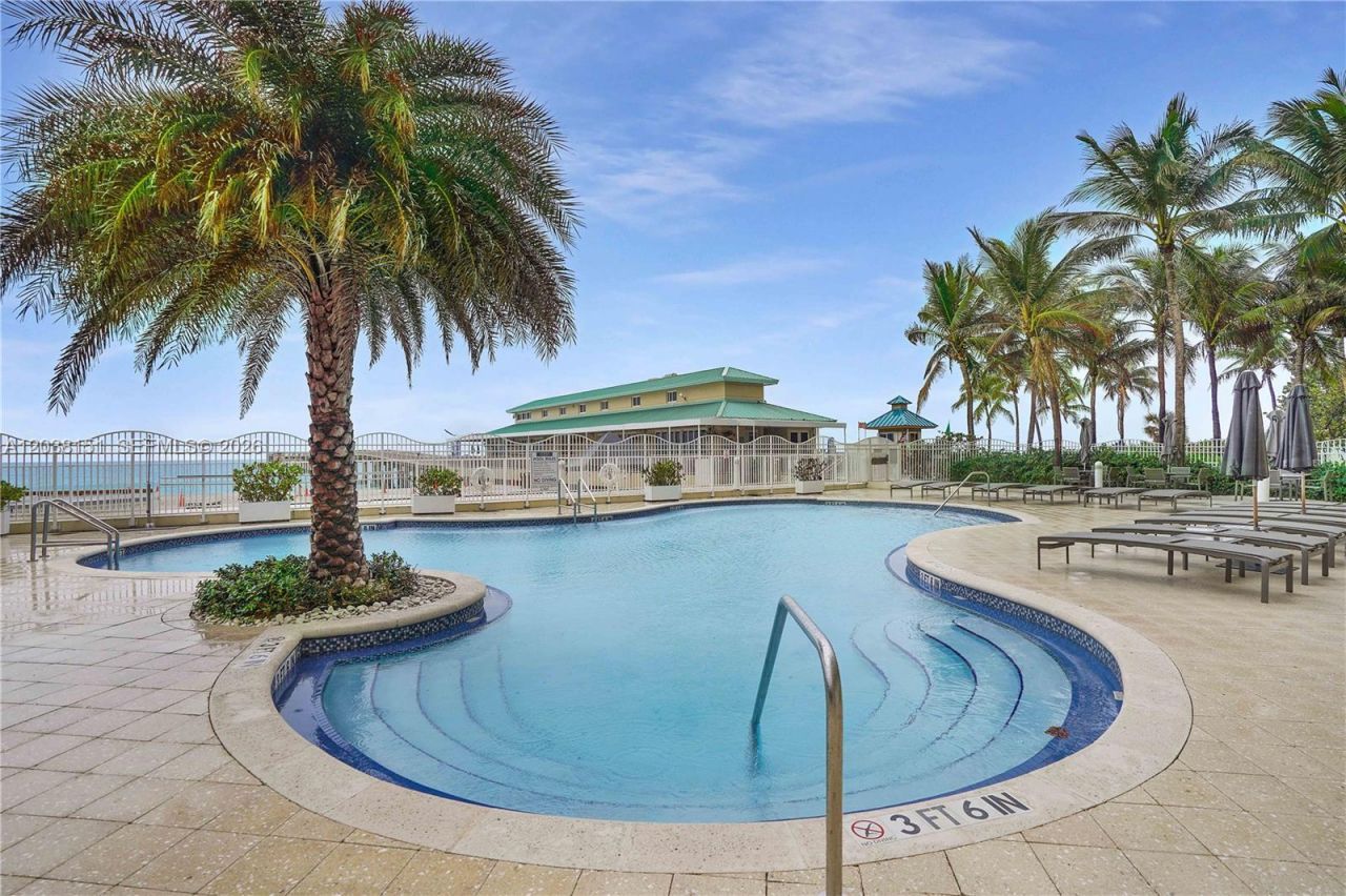 16699 Collins Ave , Unit 1002, Sunny Isles Beach, FL 33160 Photo