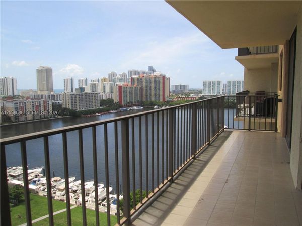 290 174th St , Unit 1812, Sunny Isles Beach, FL 33160