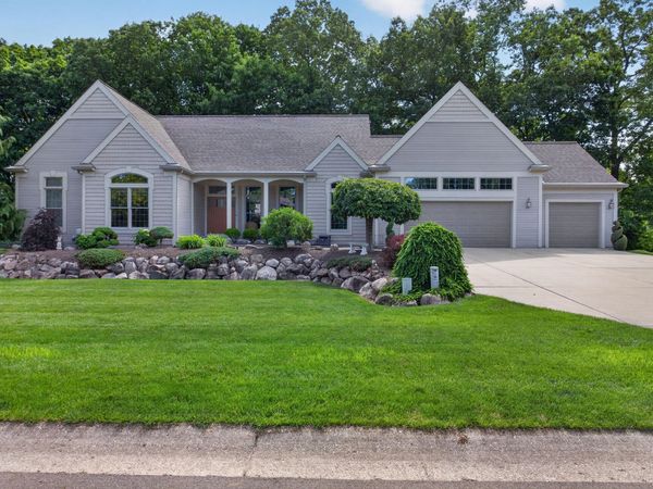 4215 Aspen Way, Jackson, MI 49201