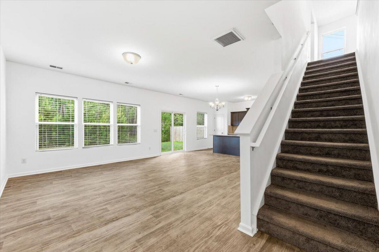 606 Snow Owl Drive Photo 17