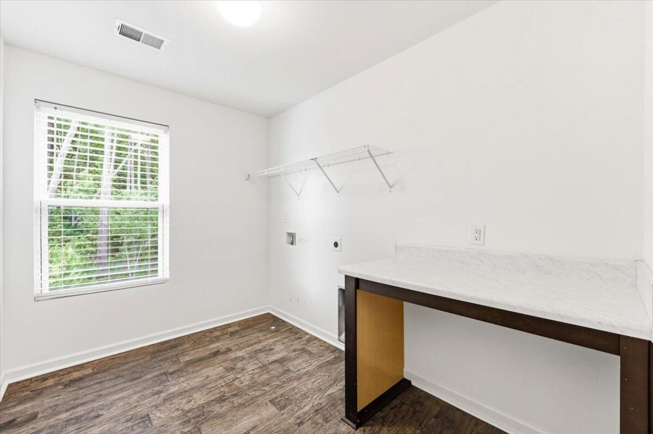 606 Snow Owl Drive Photo 31