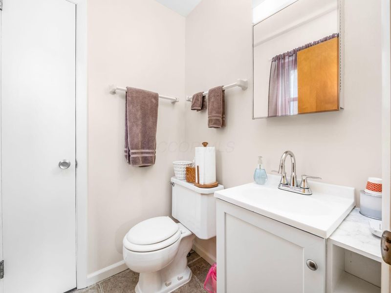 1639 E Cooke Road , Columbus, OH 43224 Photo 14