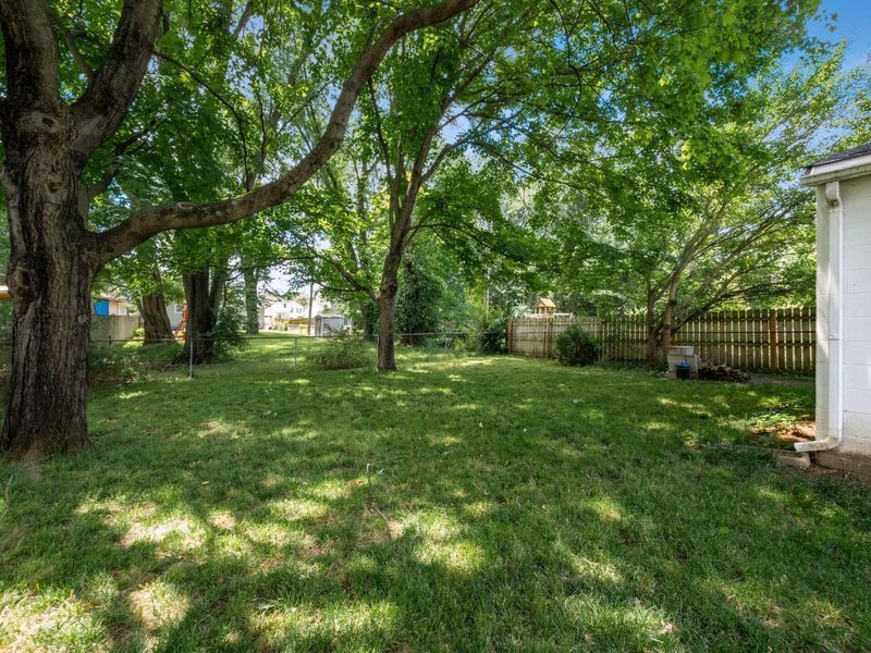 1639 E Cooke Road , Columbus, OH 43224 Photo 33