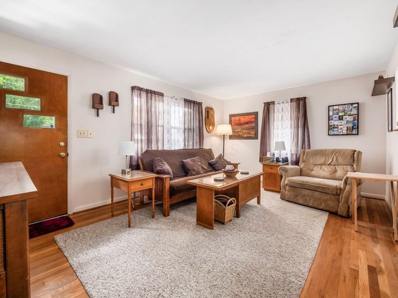 1639 E Cooke Road , Columbus, OH 43224 Photo 4