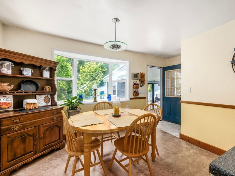 1639 E Cooke Road , Columbus, OH 43224 Photo 9