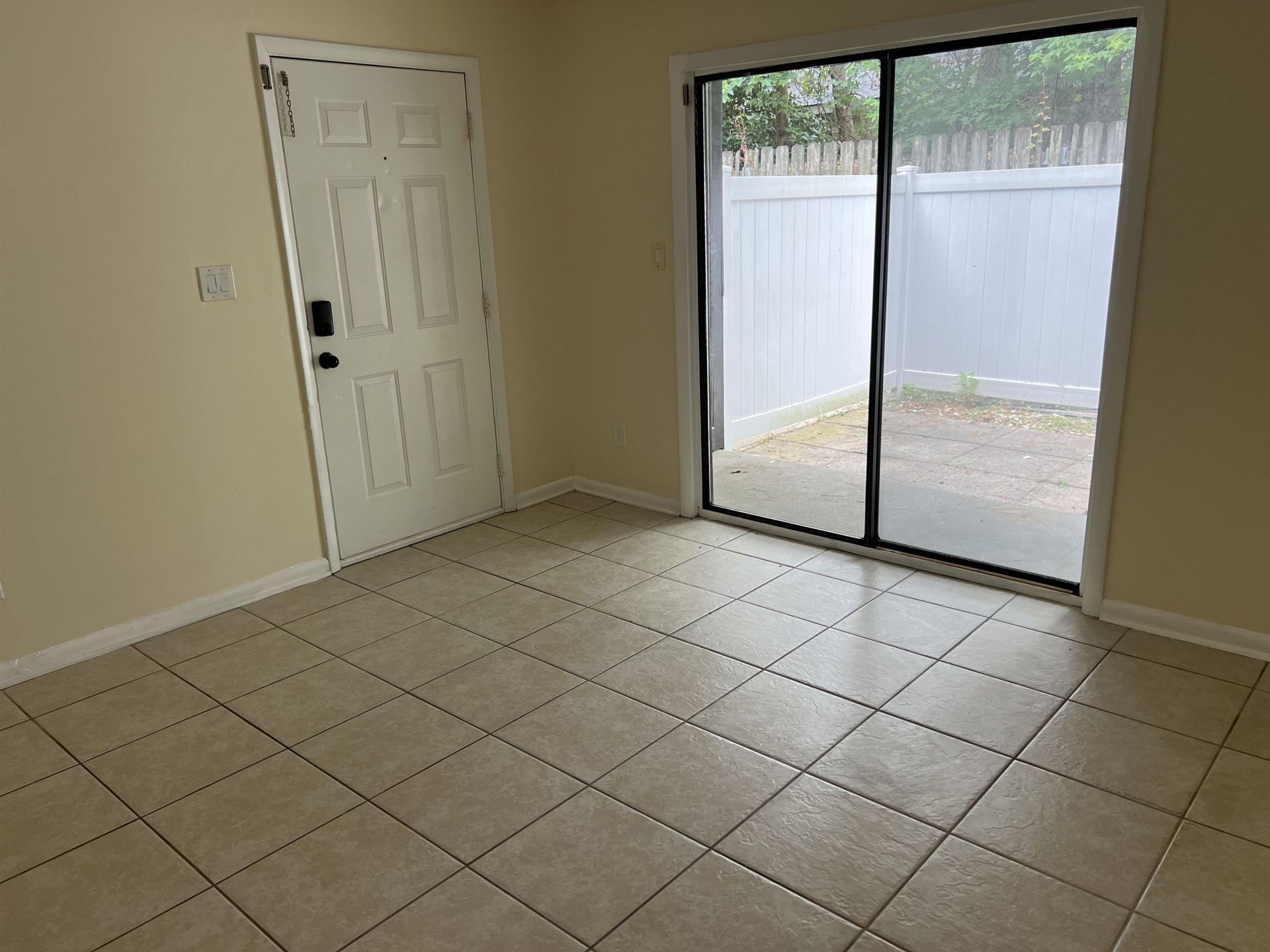 950 Forestbrook Rd.  Photo 6