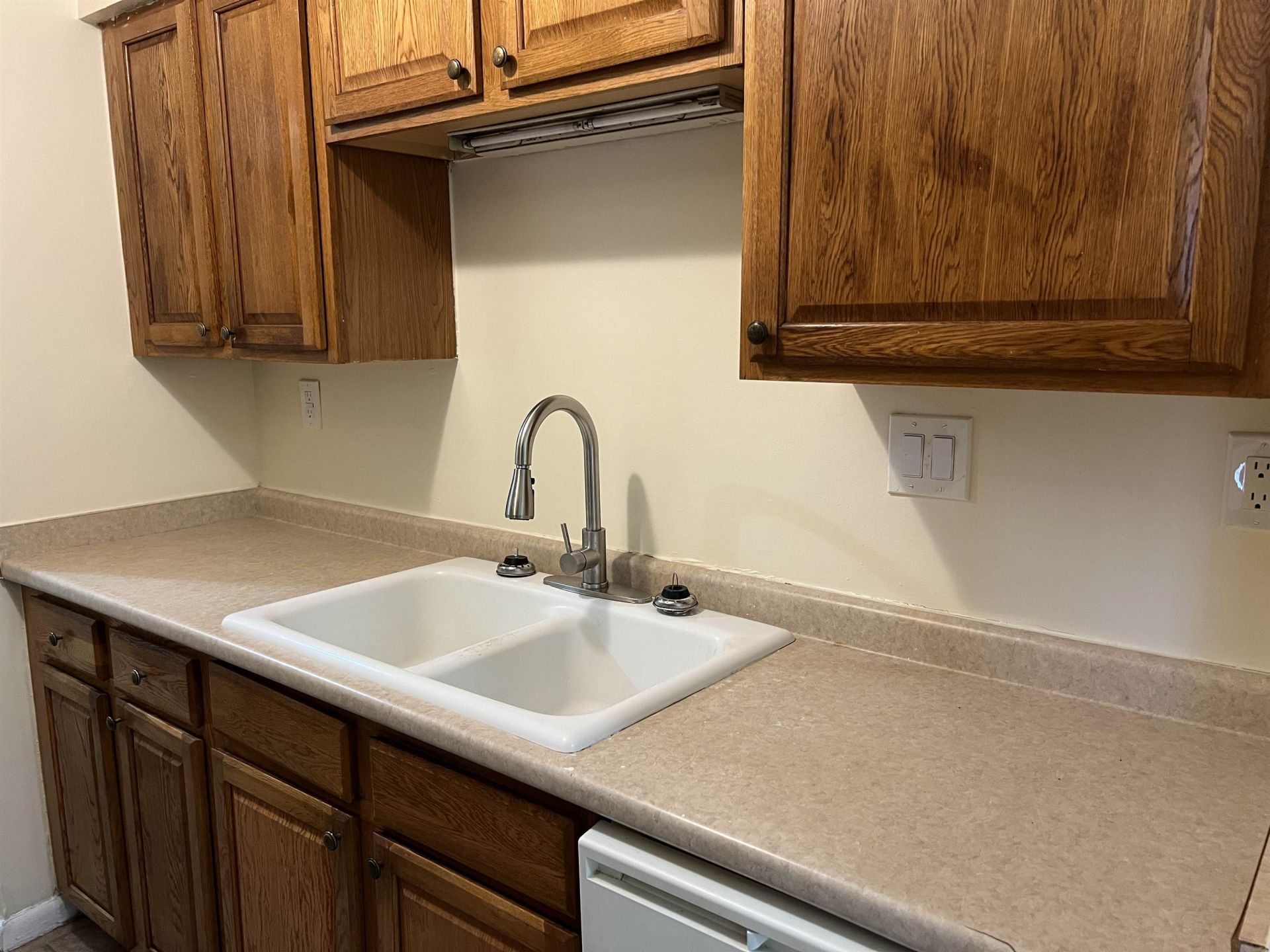 950 Forestbrook Rd.  Photo 8