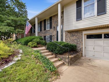 2044 Bamboo Drive, Lexington, KY 40513