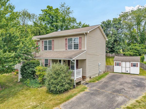 1400 Rigby ST NE, Christiansburg, VA 24073