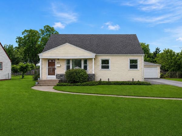 832 N Prater Avenue , Leyden Township, IL 60164