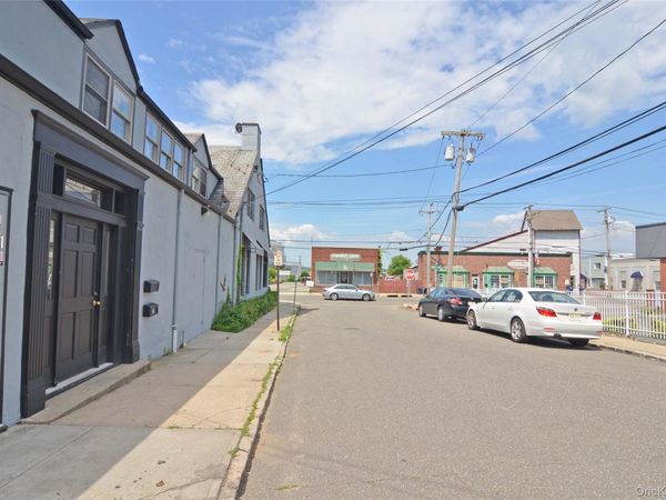 2 Second Avenue, Unit 3, Port Washington, NY 11050