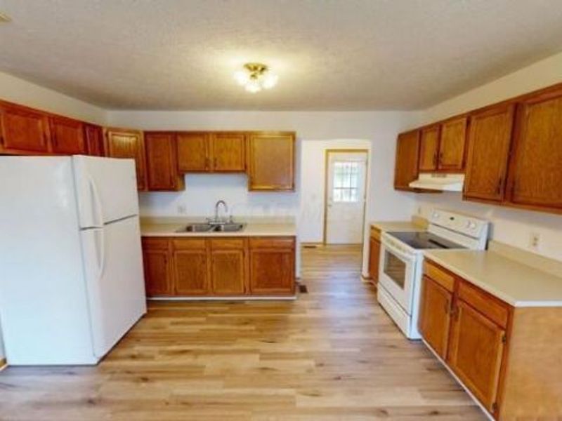194 Woodsview Drive , Jeffersonville, OH 43128 Photo 5