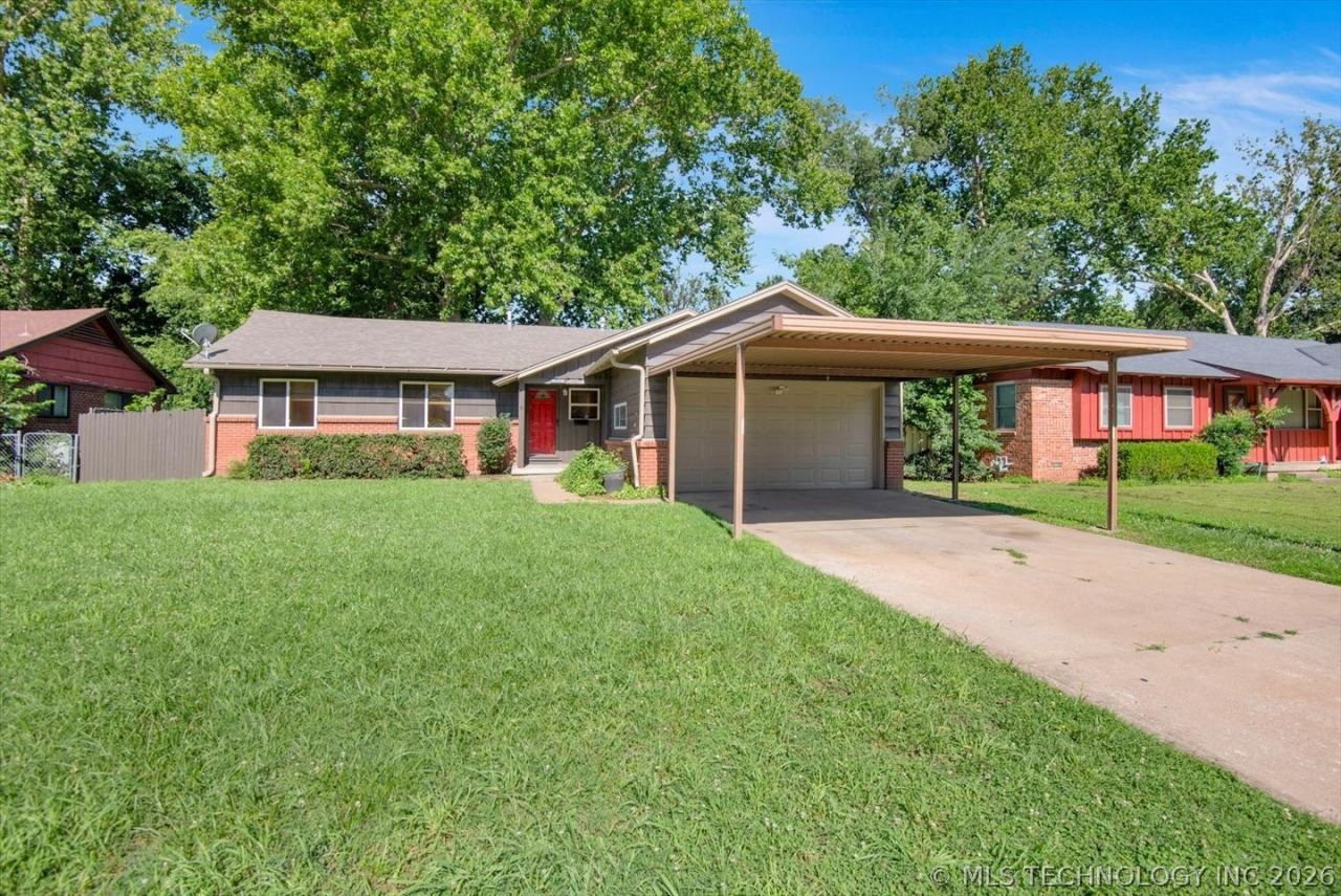 421 Yale Drive, Bartlesville, OK 74006 Main Photo
