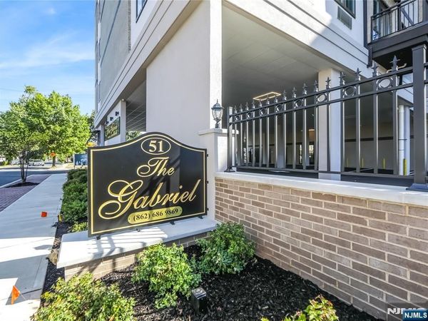 51 Queen Anne Road 201, BOGOTA, NJ 07603