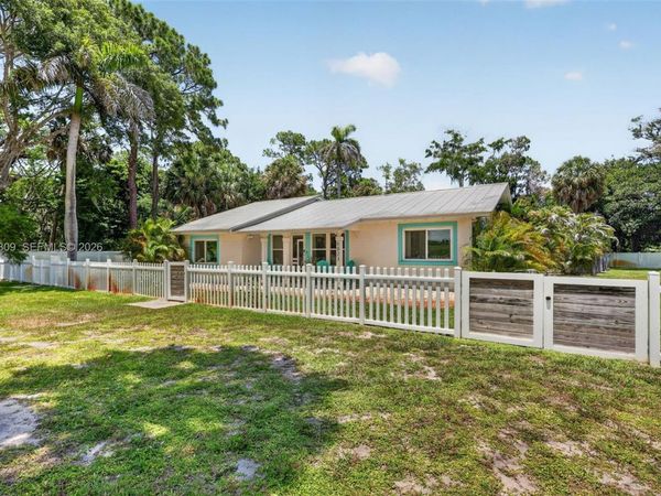 1023 SE 7th St , Stuart, FL 34996