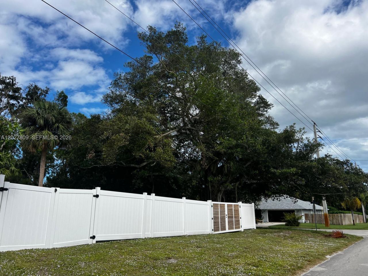 1023 SE 7th St, Stuart, FL 34996 Photo