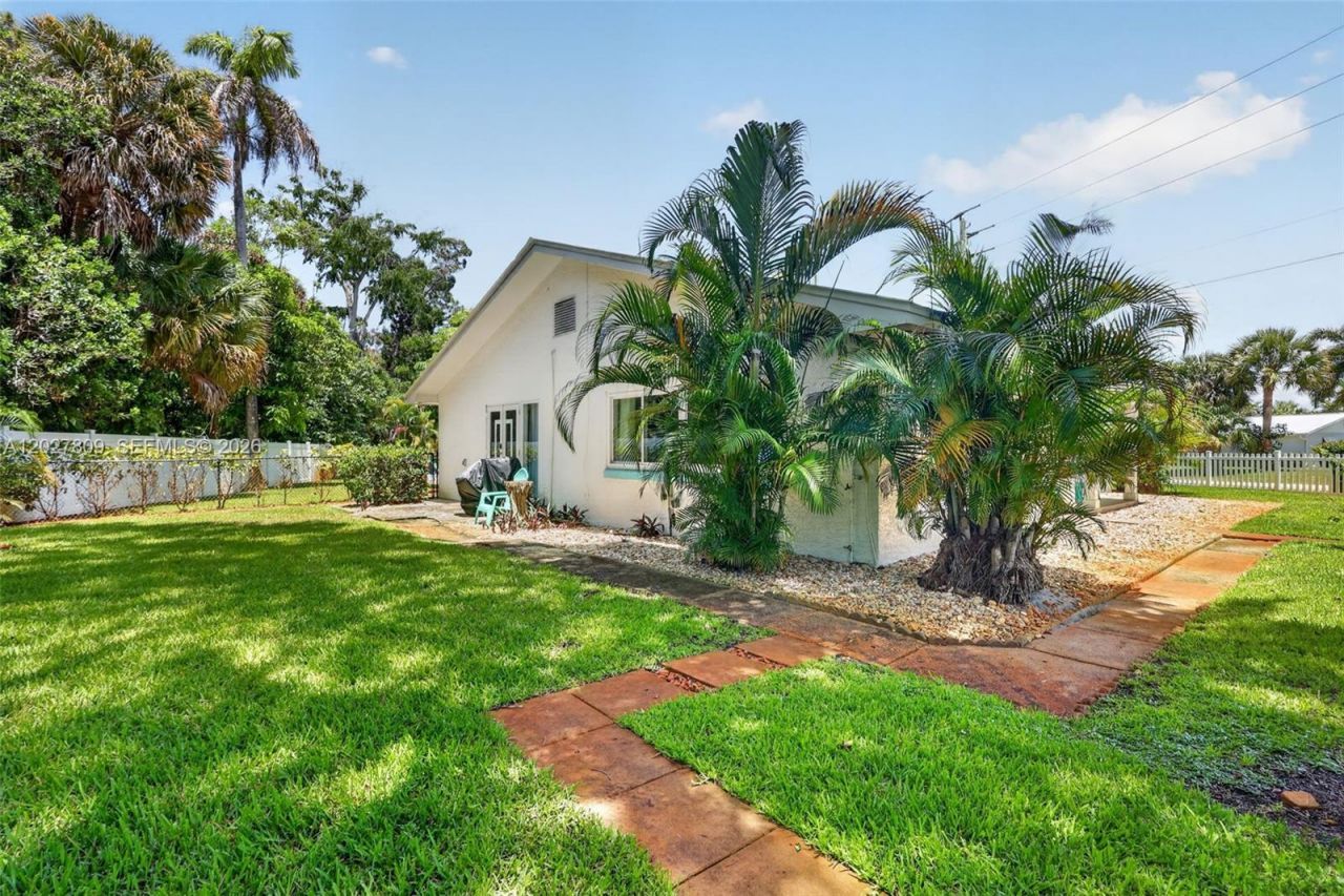 1023 SE 7th St, Stuart, FL 34996 Photo