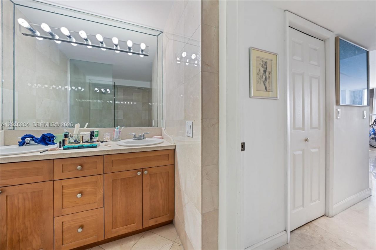 11 Island Ave , Unit 1708, Miami Beach, FL 33139 Photo