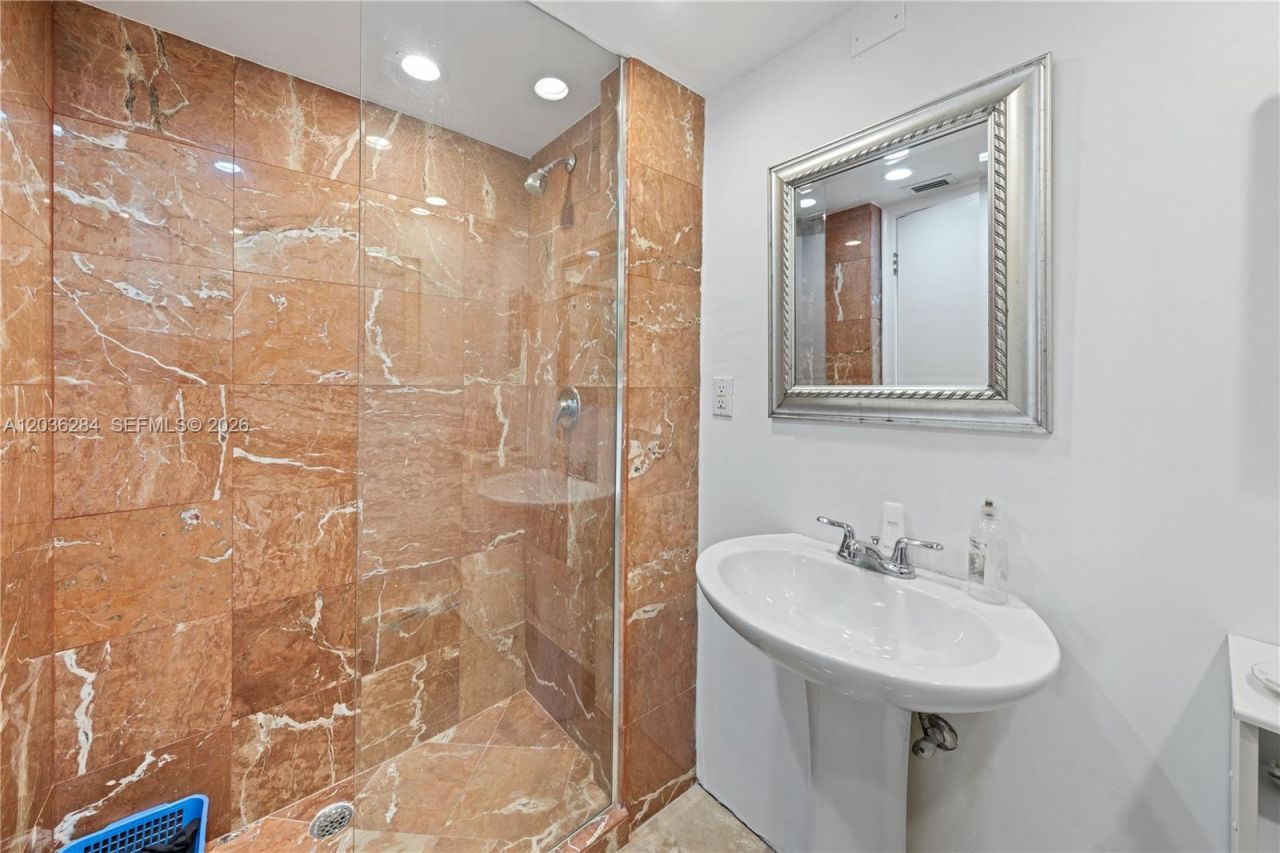 11 Island Ave , Unit 1708, Miami Beach, FL 33139 Photo