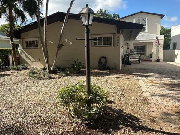 5804 SW 35th St , Miami, FL 33155