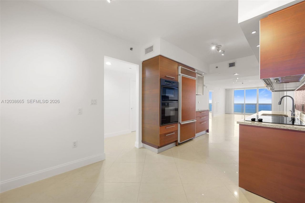1800 S Ocean Dr, Unit 3103, Hallandale Beach, FL 33009 Photo