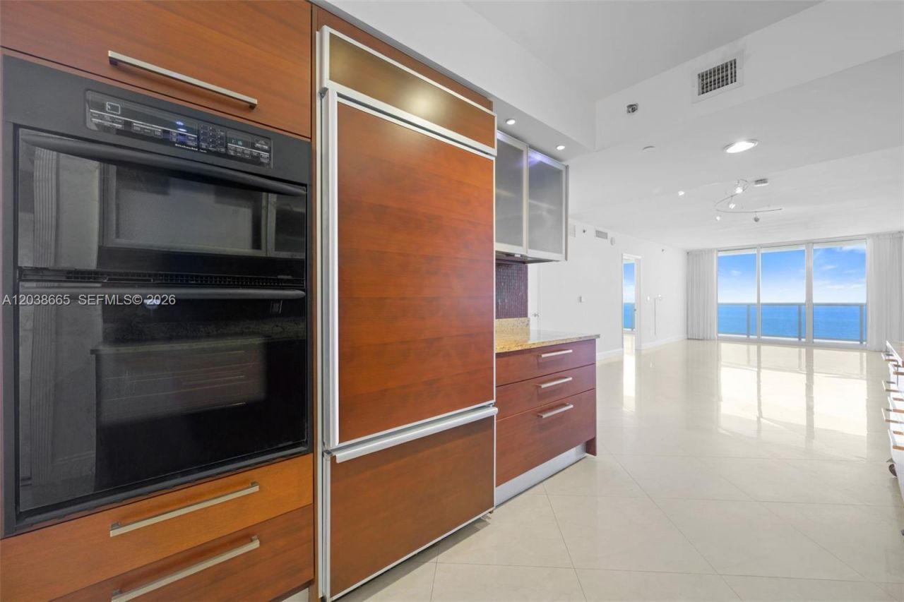 1800 S Ocean Dr, Unit 3103, Hallandale Beach, FL 33009 Photo