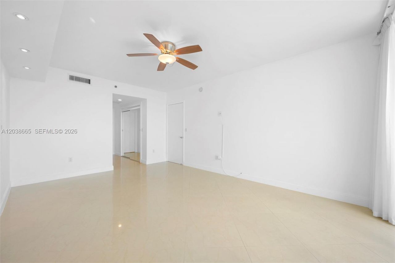 1800 S Ocean Dr, Unit 3103, Hallandale Beach, FL 33009 Photo