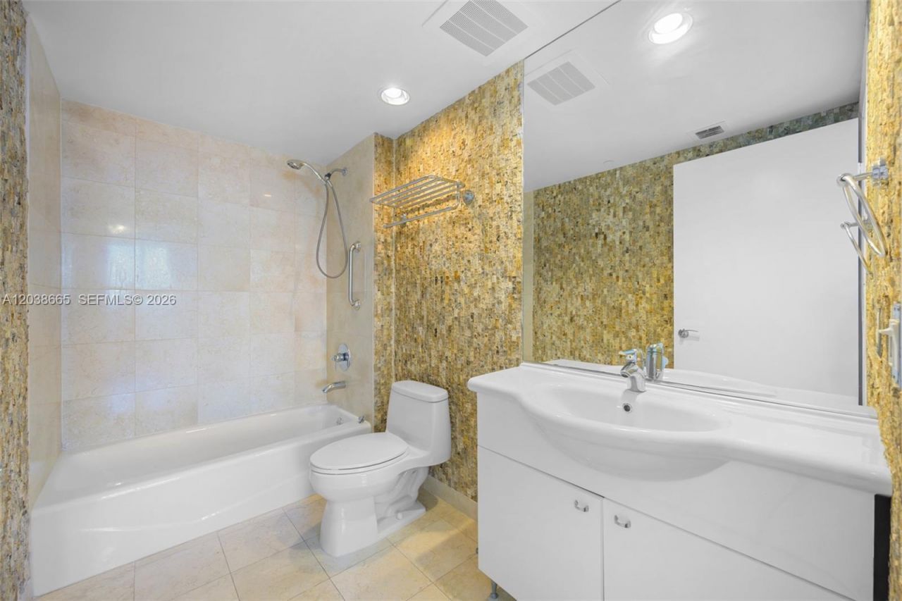 1800 S Ocean Dr, Unit 3103, Hallandale Beach, FL 33009 Photo