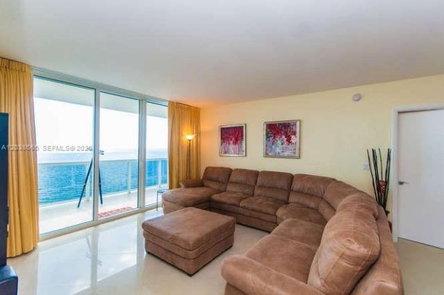 1800 S Ocean Dr, Unit 3103, Hallandale Beach, FL 33009 Photo