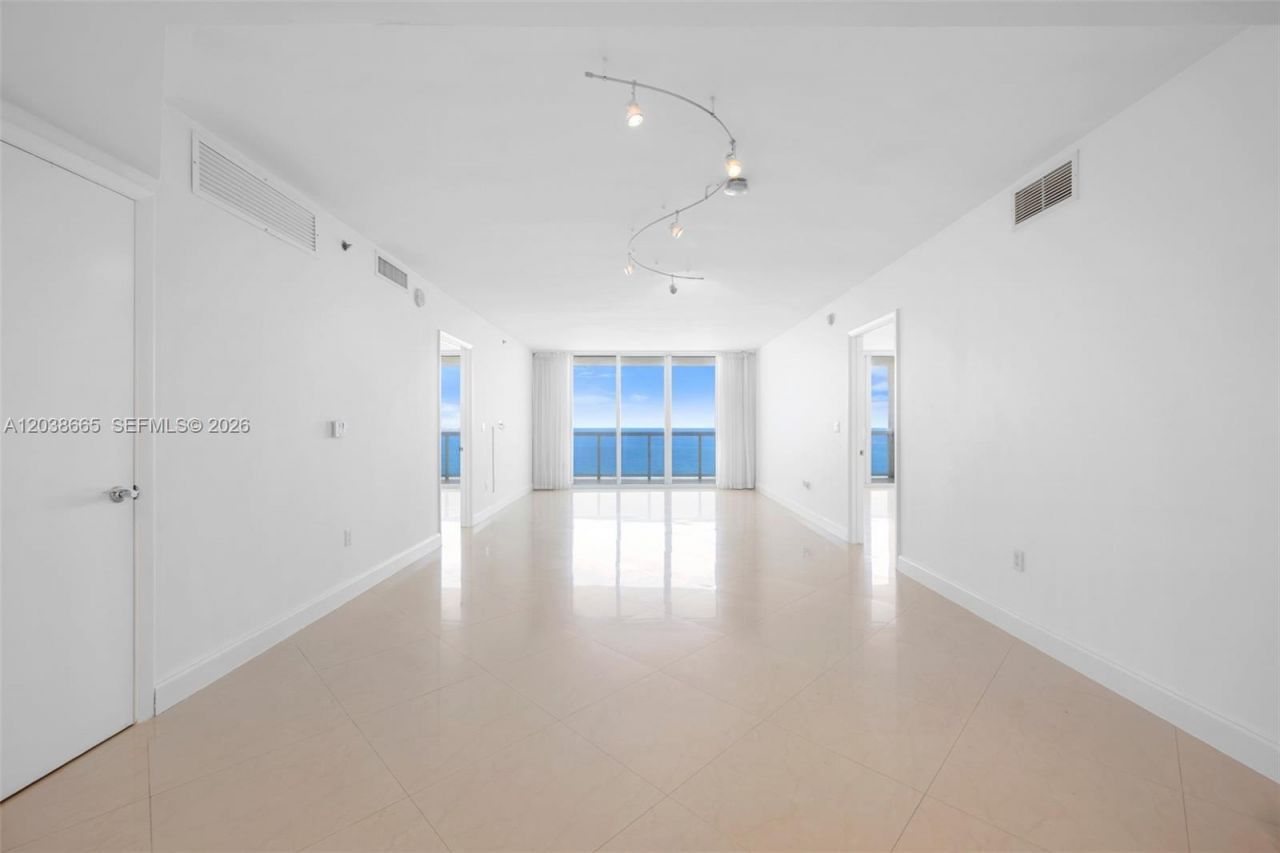 1800 S Ocean Dr, Unit 3103, Hallandale Beach, FL 33009 Photo
