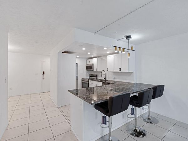 7100 NW 17th Street, Unit 220, Plantation, FL 33313