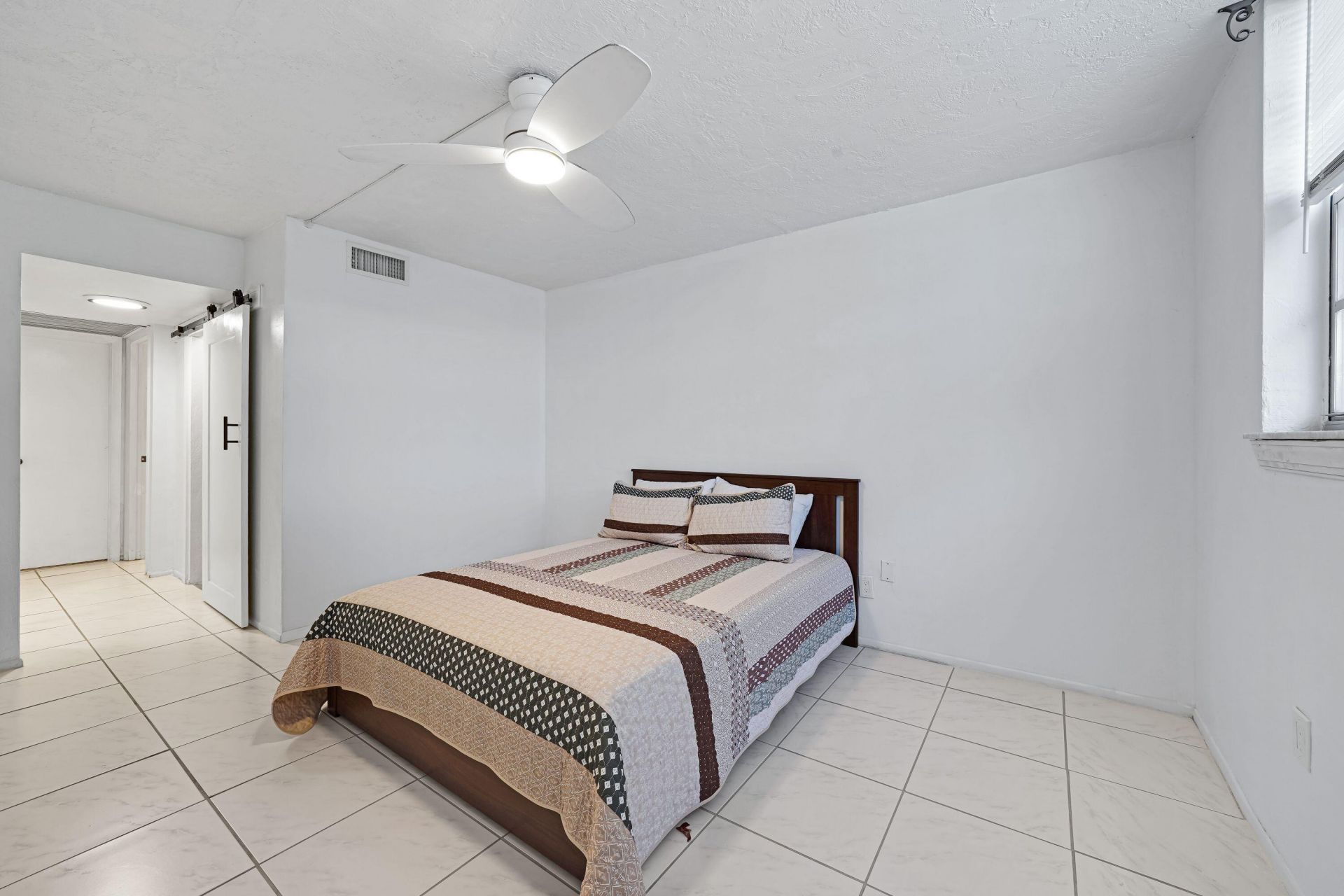 7100 NW 17th Street, Unit 220, Plantation, FL 33313 Photo