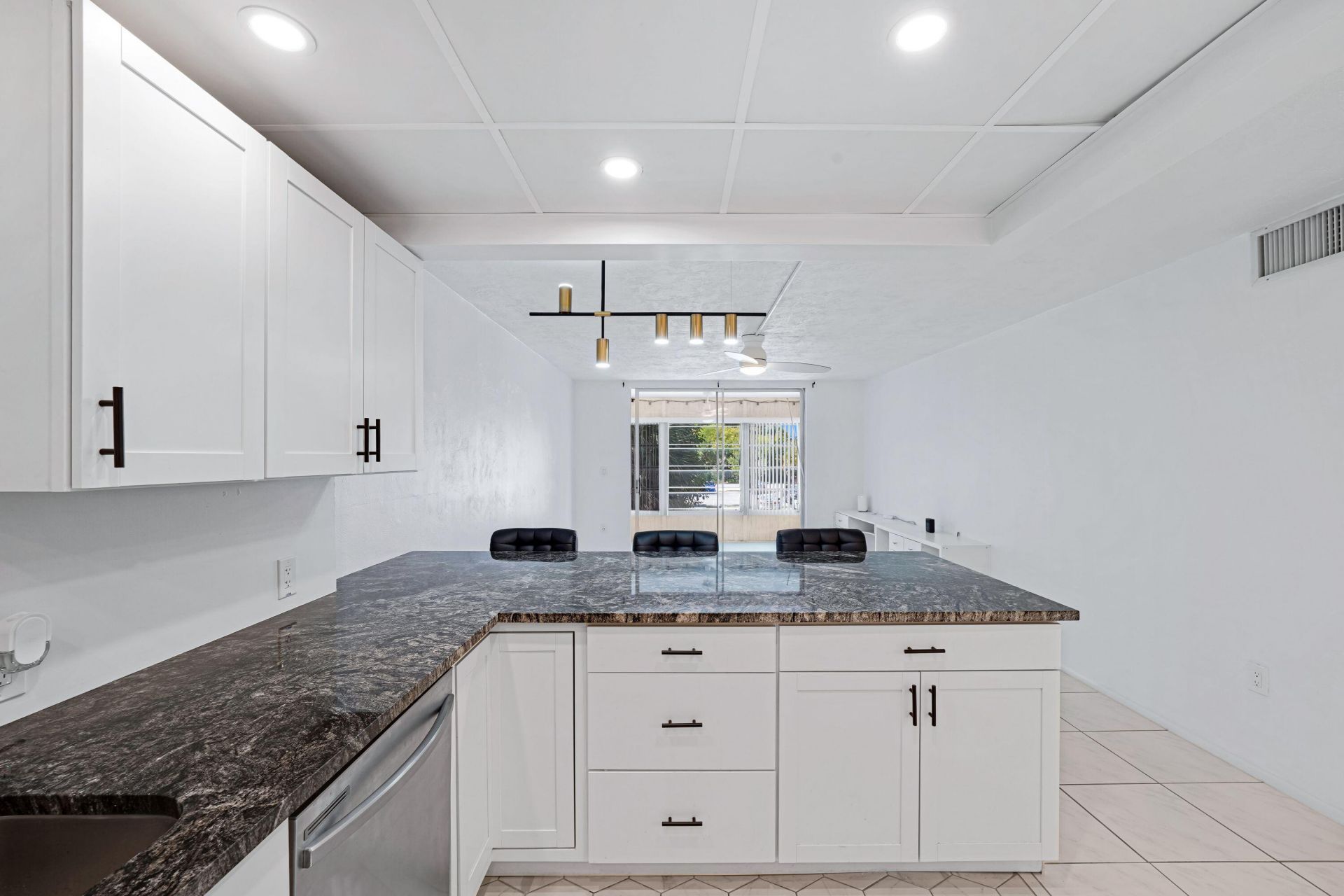 7100 NW 17th Street, Unit 220, Plantation, FL 33313 Photo