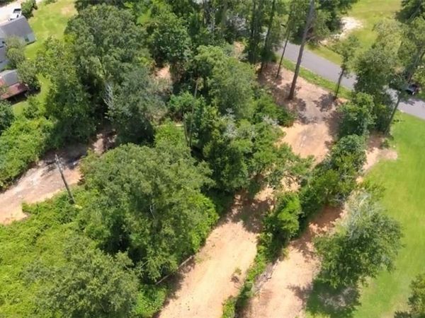 28-B OAK HOLLOW Drive, Hammond, LA 70401