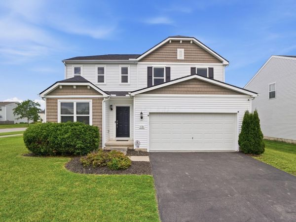 136 Halcyon Drive, Pataskala, OH 43062