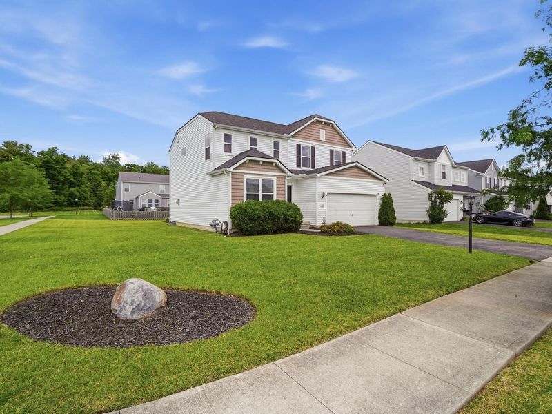 136 Halcyon Drive, Pataskala, OH 43062 Photo 2