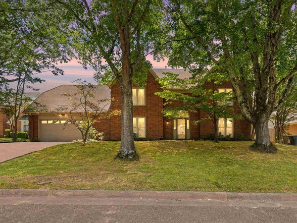 8925 LEAF TRAIL CV, Memphis, TN 38018