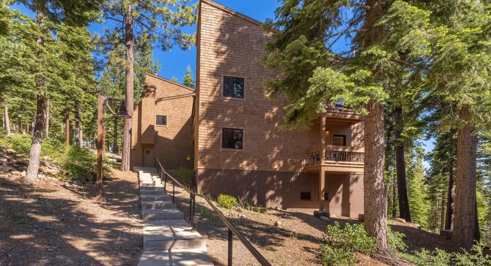 4063 Coyote Fork, Truckee, CA 96161 Photo