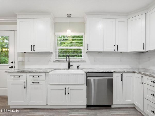 130 WIPPLETREE Court, Palatka, FL 32177
