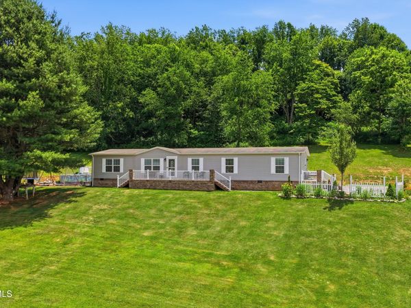634 East Cross Roads Drive, Lebanon, VA 24266