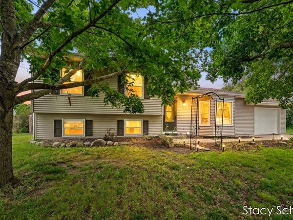 715 E Lincoln Street, Hastings, MI 49058