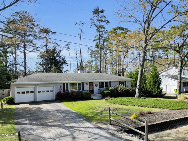 609 Edgehill Road , Trent Woods, NC 28562