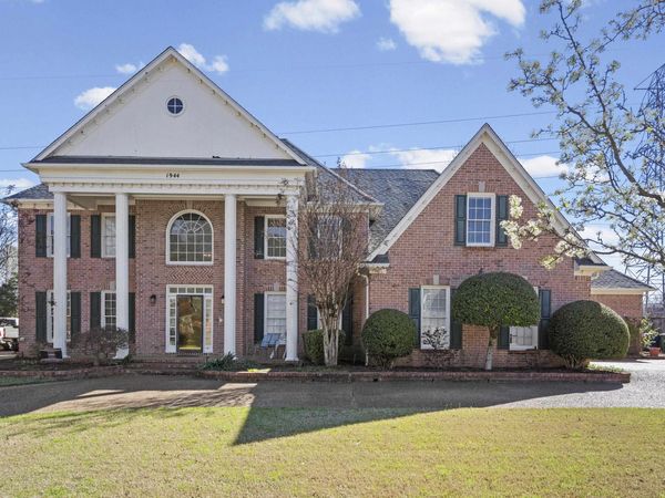 1944 SHEPARDS BUSH LN, Germantown, TN 38139