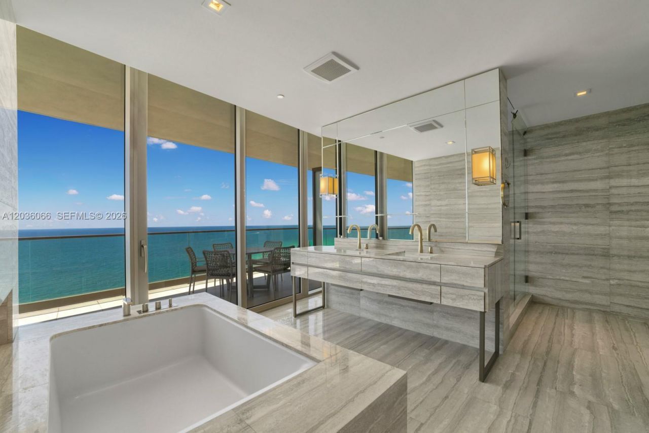 18975 Collins Ave , Unit 3000, Sunny Isles Beach, FL 33160 Photo