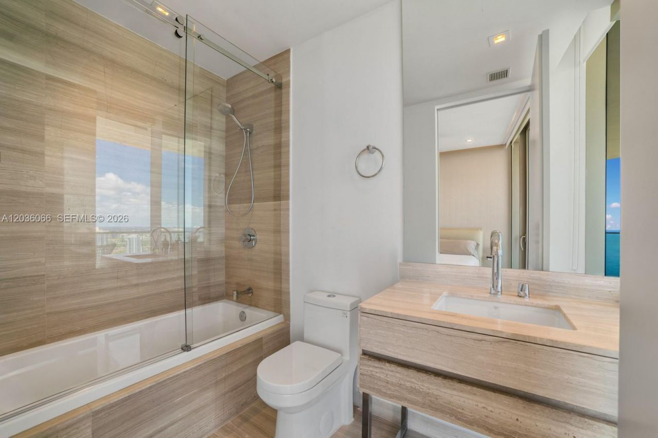 18975 Collins Ave , Unit 3000, Sunny Isles Beach, FL 33160 Photo