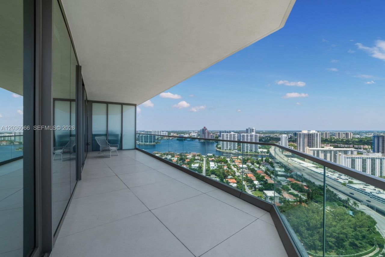 18975 Collins Ave , Unit 3000, Sunny Isles Beach, FL 33160 Photo