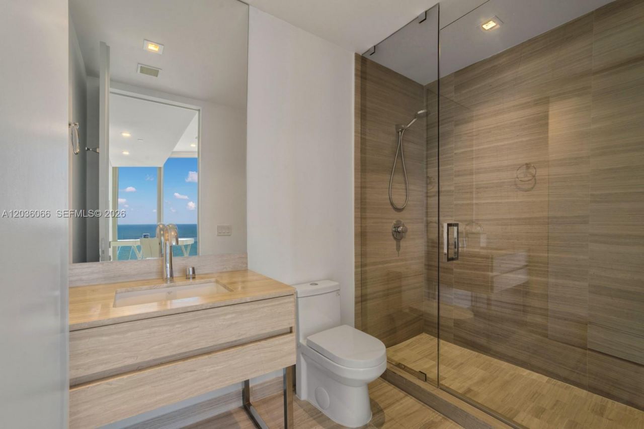 18975 Collins Ave , Unit 3000, Sunny Isles Beach, FL 33160 Photo