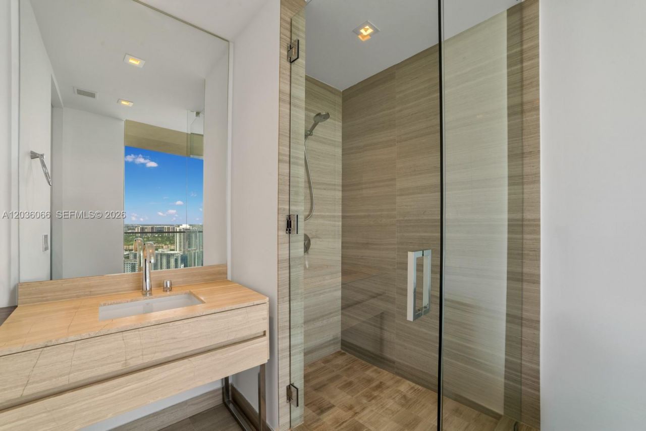 18975 Collins Ave , Unit 3000, Sunny Isles Beach, FL 33160 Photo